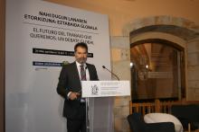 Noé Cornago, director científico del IISJ, en la inauguración